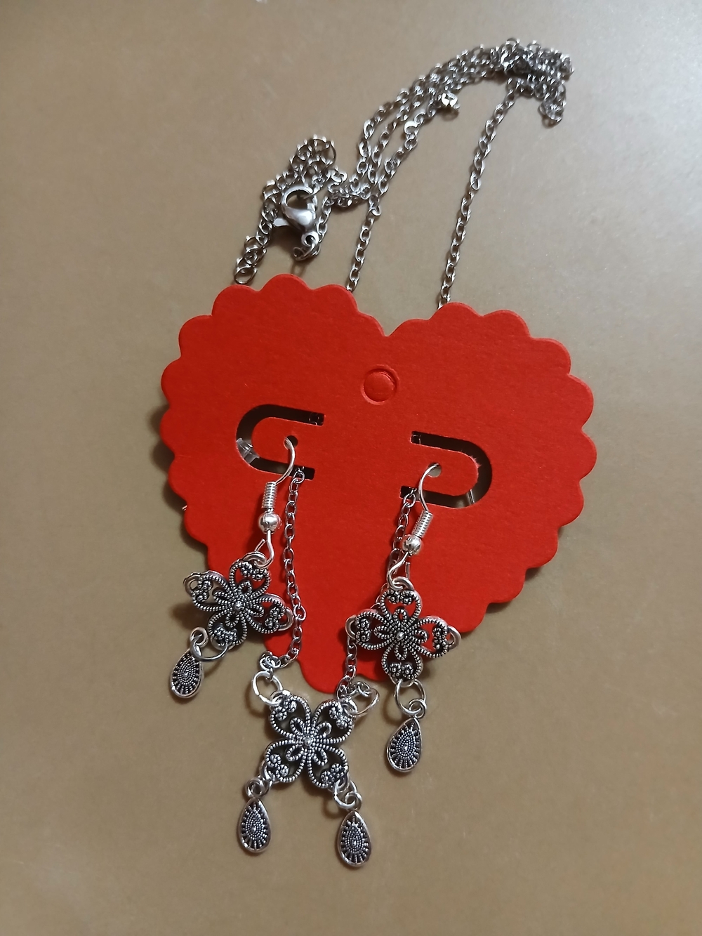 Silver Filigree Floral Drop Necklace and Earrings Set - Silver